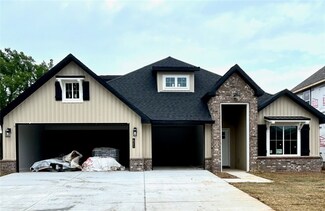 621 S Baggett St, Prairie Grove, AR 72753