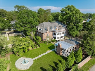 63 Coggeshall Ave, Newport, RI 02840