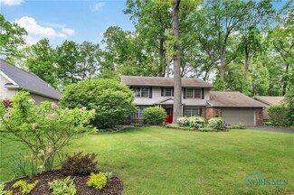 6022 Barkwood Ln, Sylvania, OH 43560