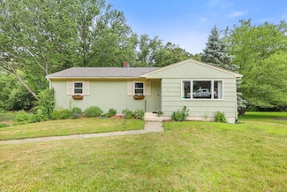 18 Sunset Ave, Ledyard, CT 06339