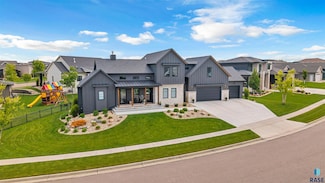212 N Autumnwood Ct, Sioux Falls, SD 57110