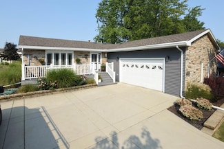 3940 S Lakeshore Dr, Crown Point, IN 46307