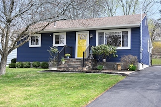 76 California Ave, Middletown, NY 10940