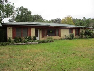 627 E Second Ave, Morton, MS 39117