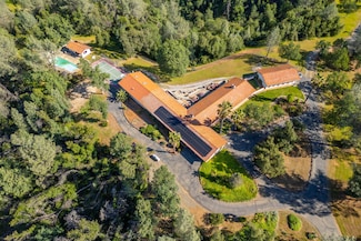 17832 Windsor Ln, Anderson, CA 96007