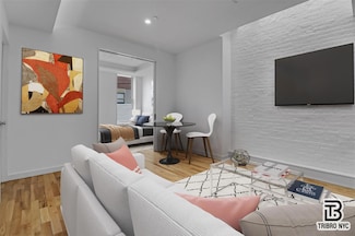 319 E 93rd St Unit 3A, New York, NY 10128