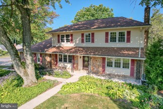 2623 Deepwood Dr, Wilmington, DE 19810