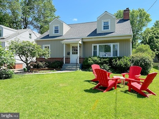 524 Greenwich St, Falls Church, VA 22046