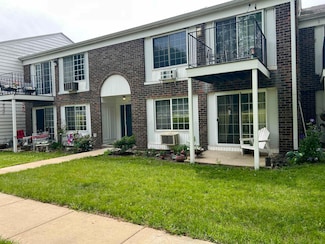 704 Kiwanis Dr Unit 1, Freeport, IL 61032