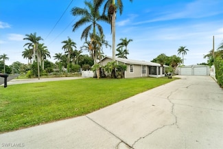 51 Lake St, North Fort Myers, FL 33903