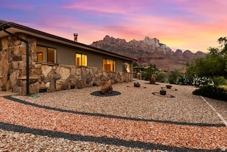 34 Valley View Dr, Springdale, UT 84767