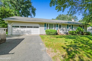 83 Devonshire Dr, Cheshire, MA 01225