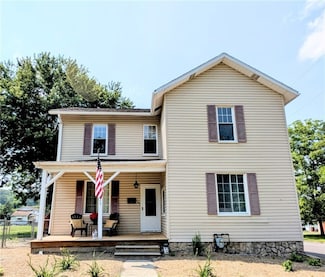 323 E 2nd St, Derry, PA 15627