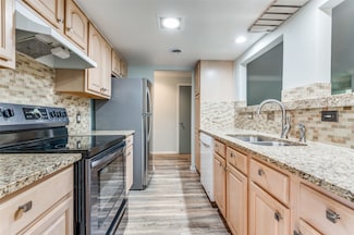 570 E Avenue J Unit B, Grand Prairie, TX 75050