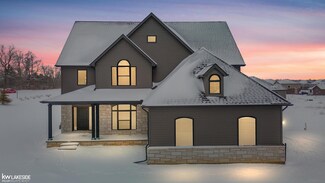 622 Westlake Ave, Oxford, MI 48371
