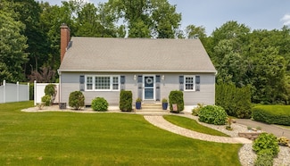 81 Laurence Dr, West Springfield, MA 01089