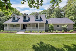 292 Forest Rd, Wolfeboro, NH 03894