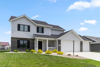 1402 Hideaway Dr, Auburn, IN 46706