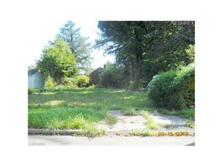 2807 Cain St, Youngstown, OH 44511