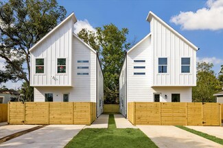 5527 Denmark St, Houston, TX 77028