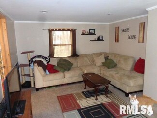 127 2nd Ave W, Andalusia, IL 61232