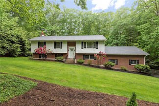 4521 Buckvalley Dr, East Stroudsburg, PA 18301