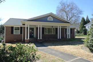 142 Eastwood Cir, Spartanburg, SC 29302