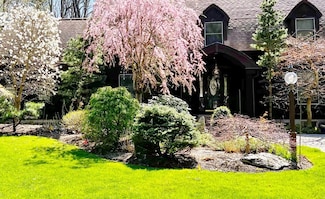 5A Valley Rd, Dover, MA 02030