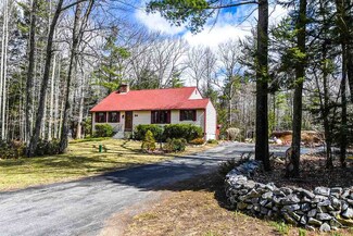 34 Holmeswood Dr, Sandown, NH 03873