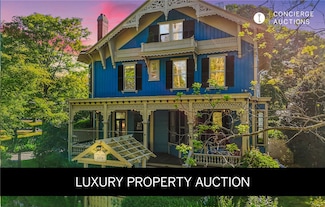 43 Old Beach Rd, Newport, RI 02840