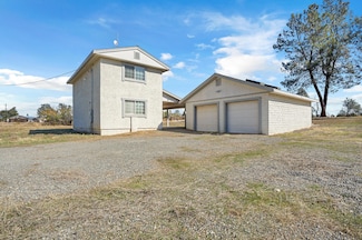 15557 Cloverdale Rd, Anderson, CA 96007