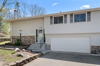 1205 Timbershore Ln, Saint Paul, MN 55123