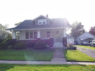 58 S Vernon St, Middleport, NY 14105