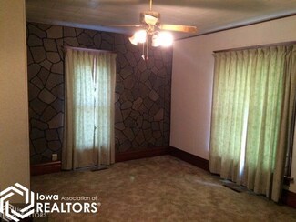 302 N 4th St, Montezuma, IA 50171