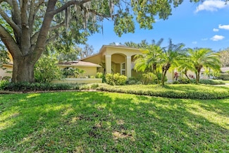 3022 Forest Club Dr, Plant City, FL 33566