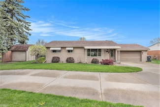 26265 S River Rd, Harrison Township, MI 48045