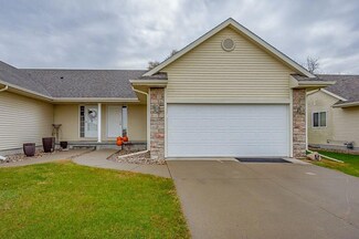 2425 Tracy Ave, van Meter, IA 50261