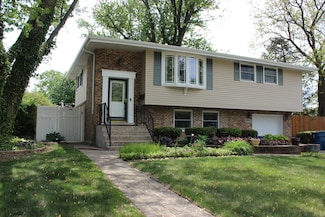 13240 W Playfield Dr, Crestwood, IL 60445