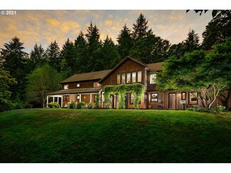8243 NE Abbey Rd, Carlton, OR 97111