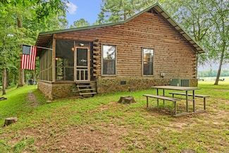 8 Iveon Clay Rd, Pangburn, AR 72121