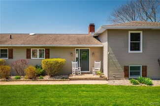 1695 Buffs Bluff, Skaneateles, NY 13152
