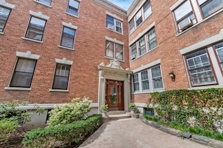 441 Washington St Unit 5, Brookline, MA 02446