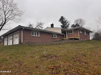 1254 W High St, Ebensburg, PA 15931