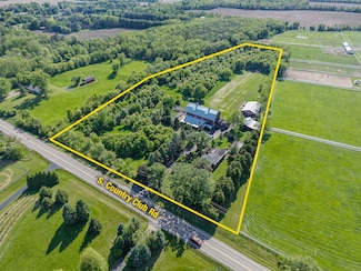 2517 S Country Club Rd, Woodstock, IL 60098