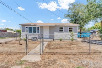 300 E Wilson Ave, Earlimart, CA 93219