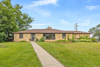 1517 Preston Ln, Hopkins, MN 55343