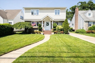 1004 Jackson Ave, Franklin Square, NY 11010