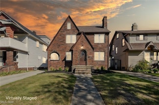 17827 E Park Dr, Cleveland, OH 44119