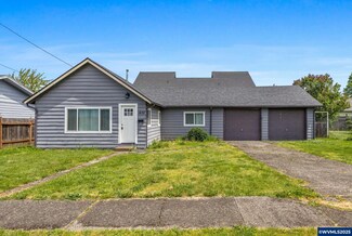 1037 13th Ave, Sweet Home, OR 97386