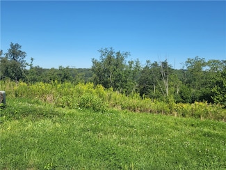 18 Ridgewood Dr, McDonald, PA 15057